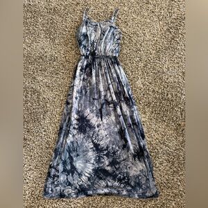 Elegant Tie-Dye Maxi Dress